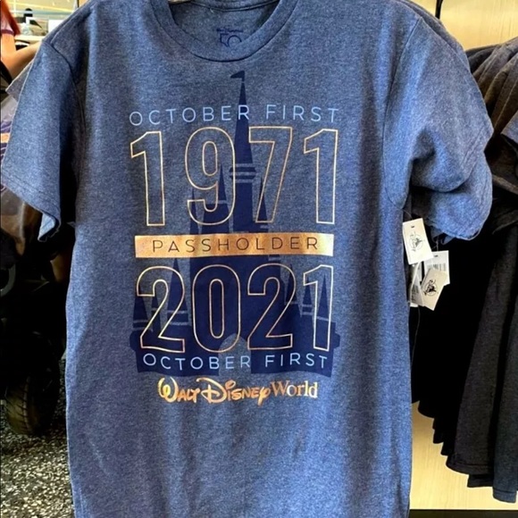 NWT Disney 50th Anniversary October 1st 2021 Day Of Passholder T-Shirt Tee - Picture 2 of 7